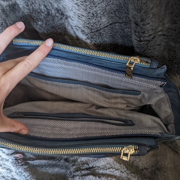 Purse - Picture 2 of 6